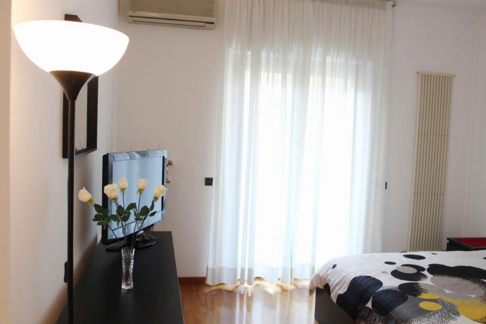 Apartment De Rossi Image 13
